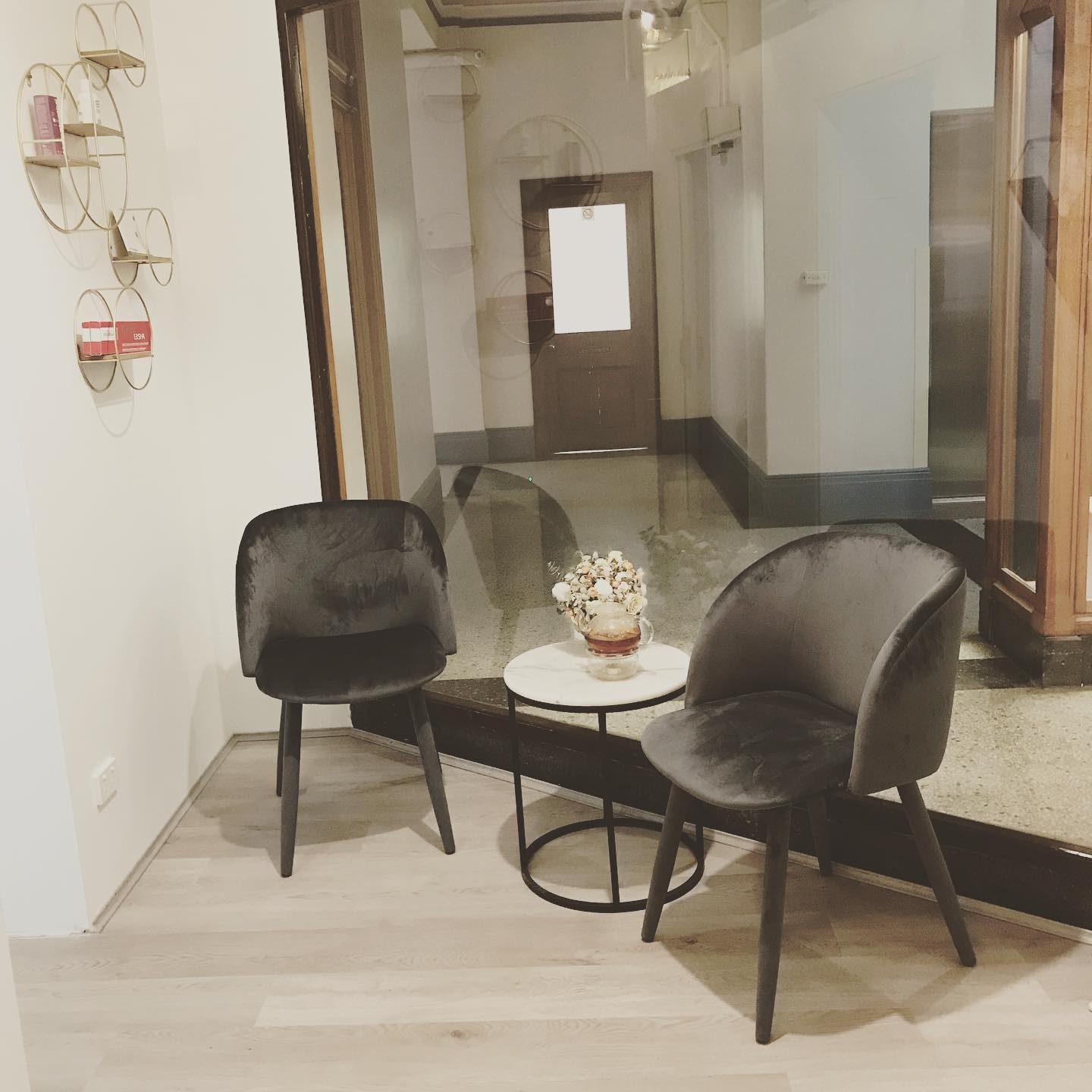 the-dymocks-building-shops-Charming-Beauty-Centre