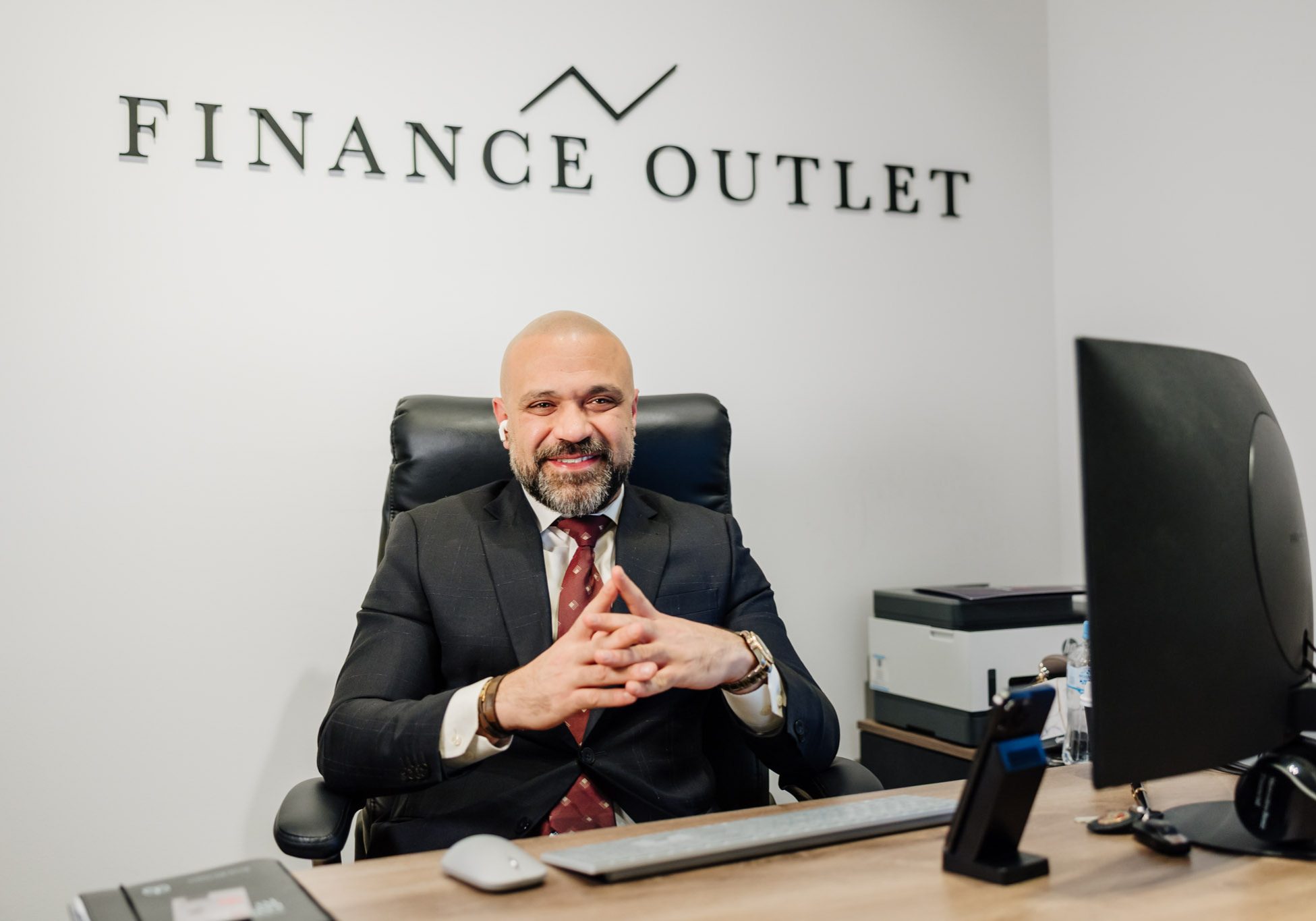 FinanceOutlerPtyLtd-2048px-006