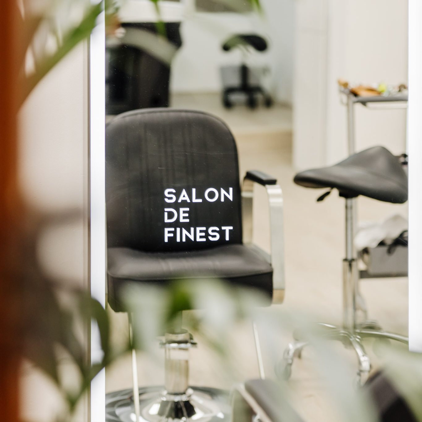 SalonDeFinest-2048px-004